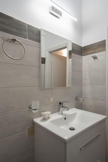Апартаменты Metaxourgio 2Nd Floor Афины Экстерьер фото